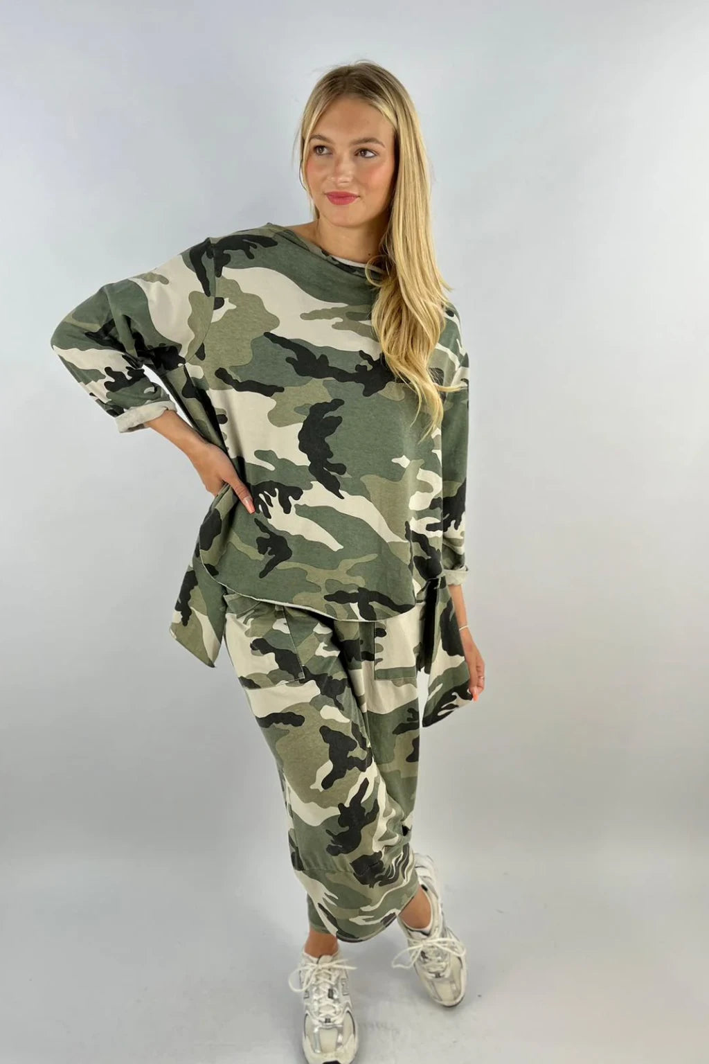 Made in Italy Camouflage Pocket Front Trouser