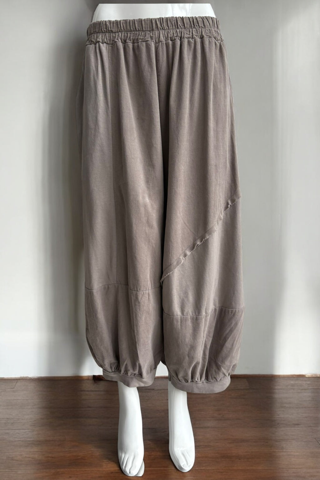 Made In Italy Corduroy Balloon Pant Lagenlook
