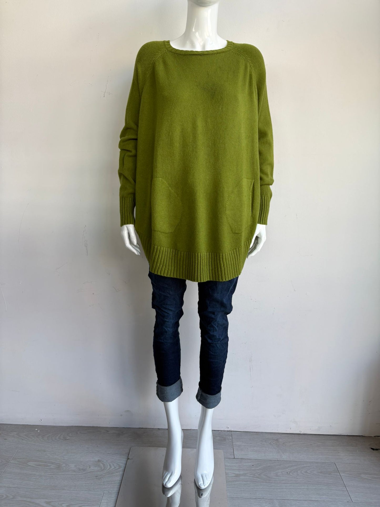 Made in Italy Soft Circle Bottom Knit
