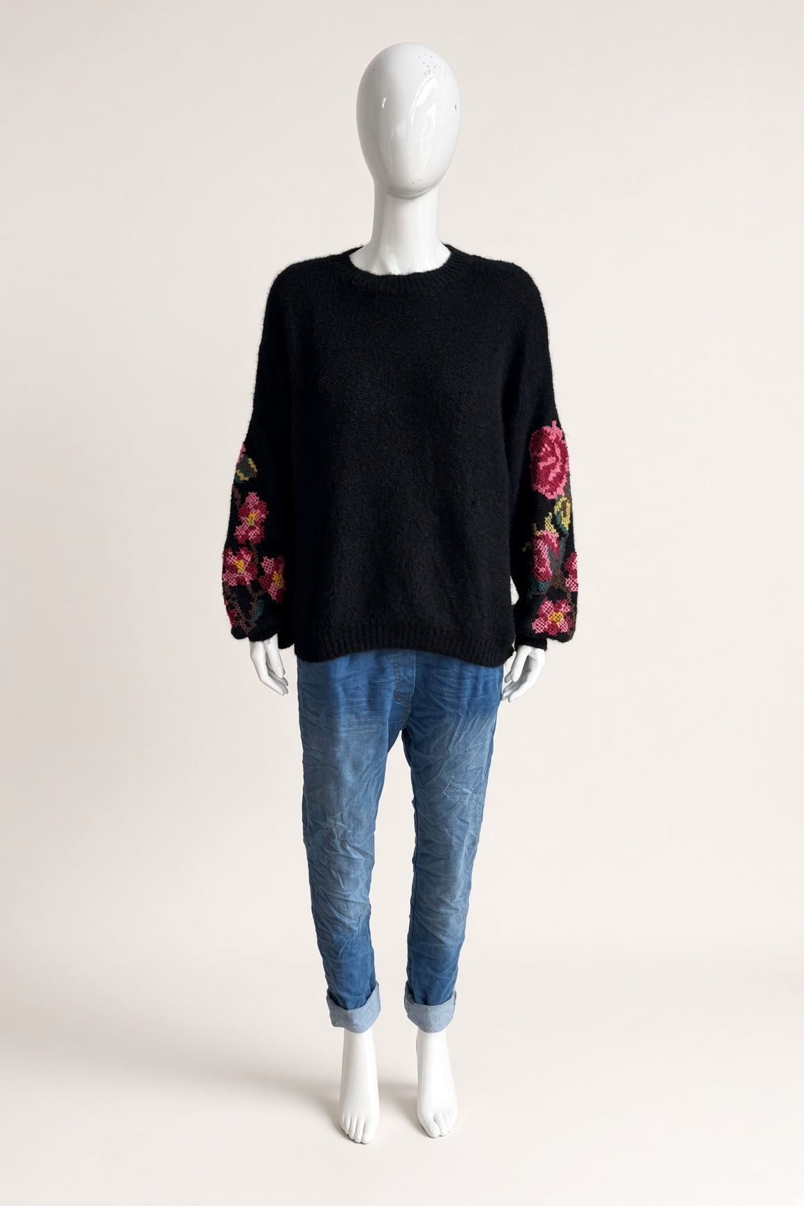 Zetaotto Embroided Sleeve Jumper