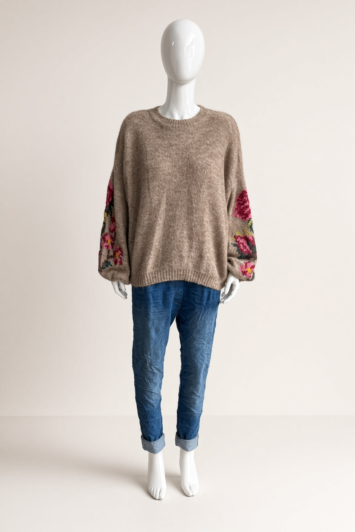 Zetaotto Embroided Sleeve Jumper